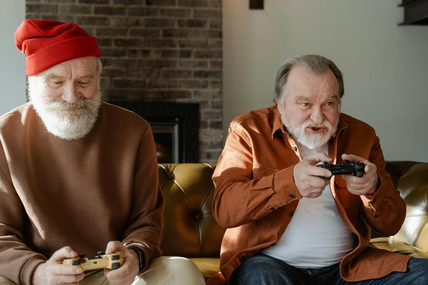 Arthrite et sommeil : Comprendre les troubles nocturnes chez les seniors et leurs solutions